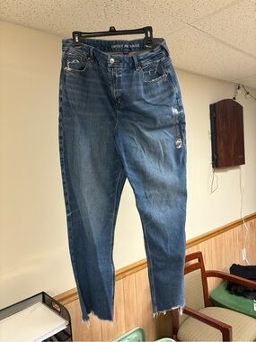 American Eagle Outfitters Blue Distressed High-Rise Jeans